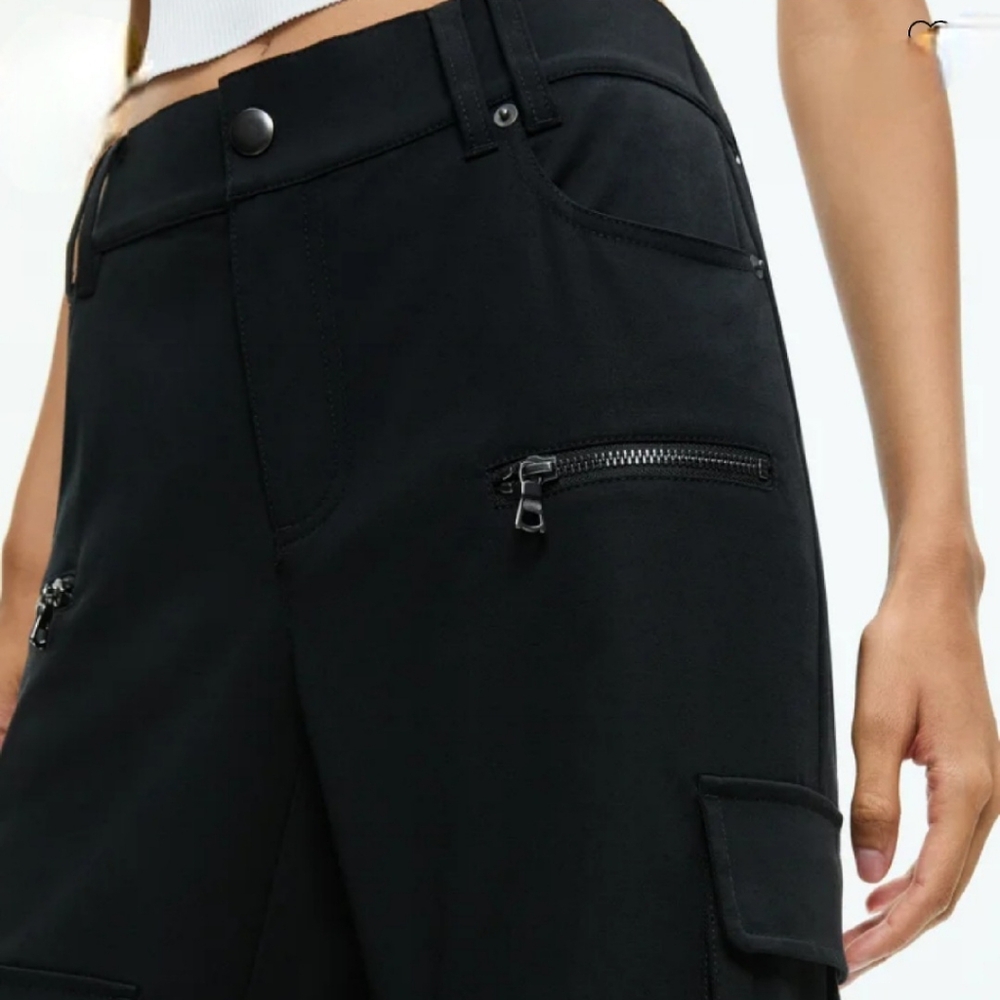 ALICE + OLIVIA Black Cargo Pants - Picture 10 of 10